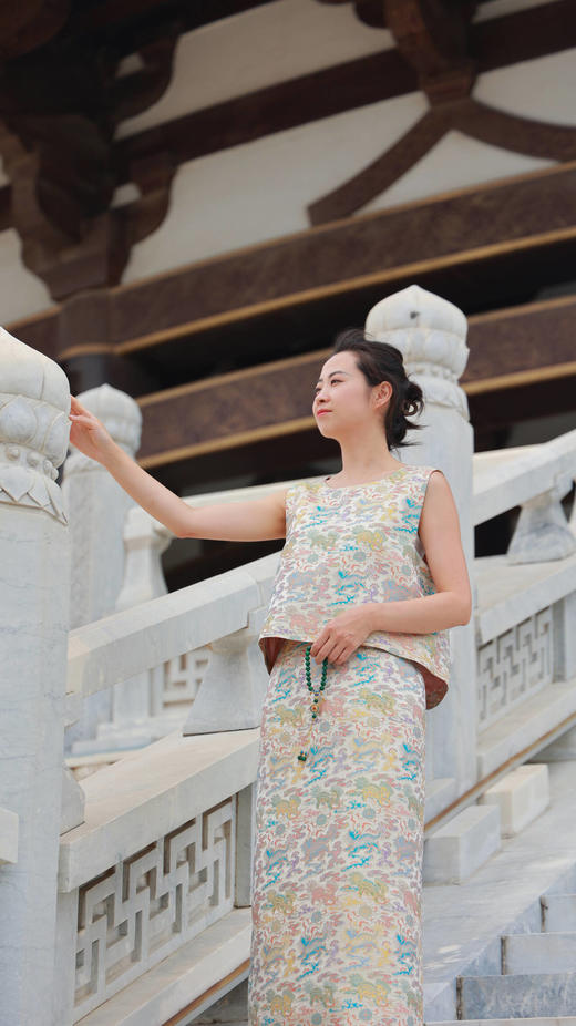 小蛟龙-套装（织金妆花-坎24704756Y-大赤+织金妆花-半裙24706757Y-大赤） 商品图3