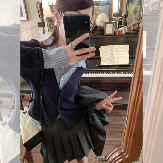 <曾小咸推荐>【学院梦境】假两件藏蓝色衬衫领上衣 商品图1