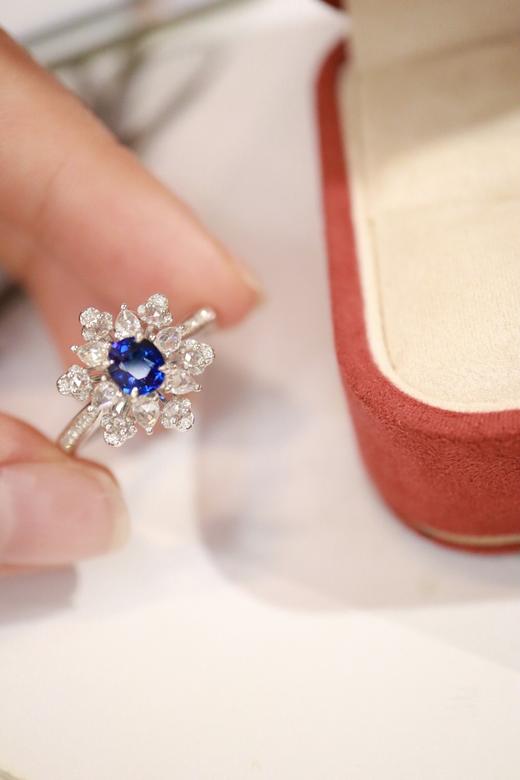 0.57ct 蓝宝石戒指 商品图3