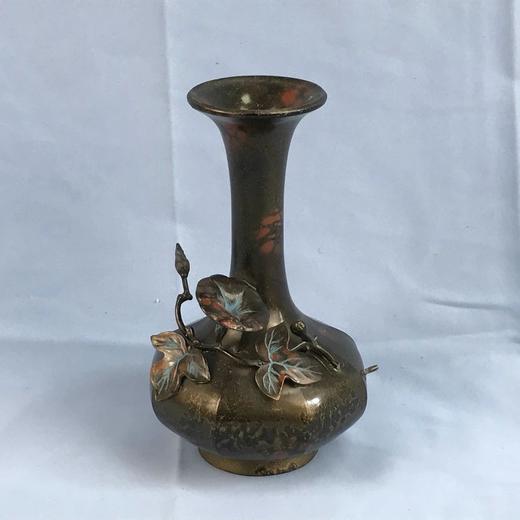 【有瑕疵】牵牛花浮雕铜花瓶 商品图0
