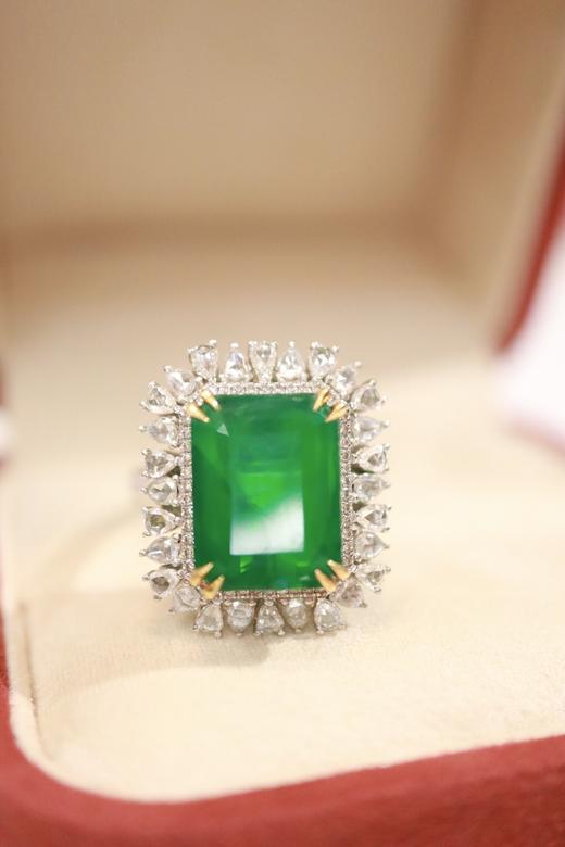 6.0ct 祖母绿戒指吊坠 商品图0