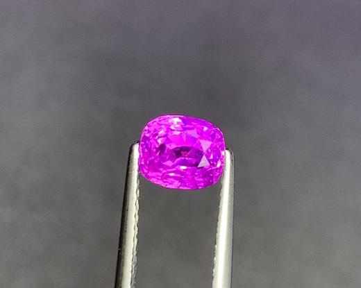 1.53ct 紫蓝宝裸石 商品图2