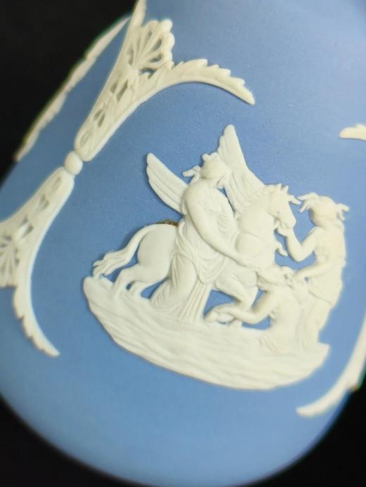 英产威基伍德小花瓶，经典的碧玉浮雕系列 商品图5