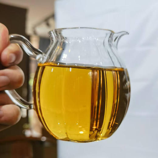 云茶盟主第三代七夕限定晒红茶！精选景迈山原始森林500年以上古树茶而制！兰蜜香超满足的奢品红茶！纯正晒干！可存！可饮！可收藏！377克/片！ 商品图4