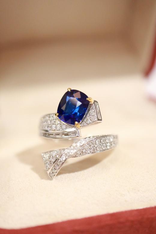 1.76ct 蓝宝石戒指 商品图4