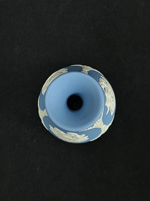 英产威基伍德小花瓶，经典的碧玉浮雕系列 商品图3