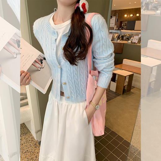 <曾小咸推荐>【心动响铃  】蓝色短款毛衣开衫 商品图3