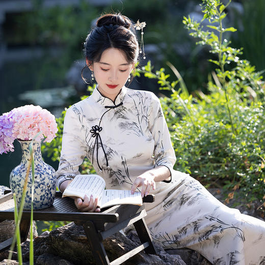 2024秋季新款手工扣牛奶丝年轻款水墨显瘦设计感改良旗袍MLS7021 商品图4