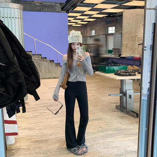 <曾小咸推荐>新品现货秒杀！卖完下架不再补 ！微信粉丝打折价！！2色假两件露肩针织衫 日常159.99 立减90 秒杀69.99！！ 商品图3