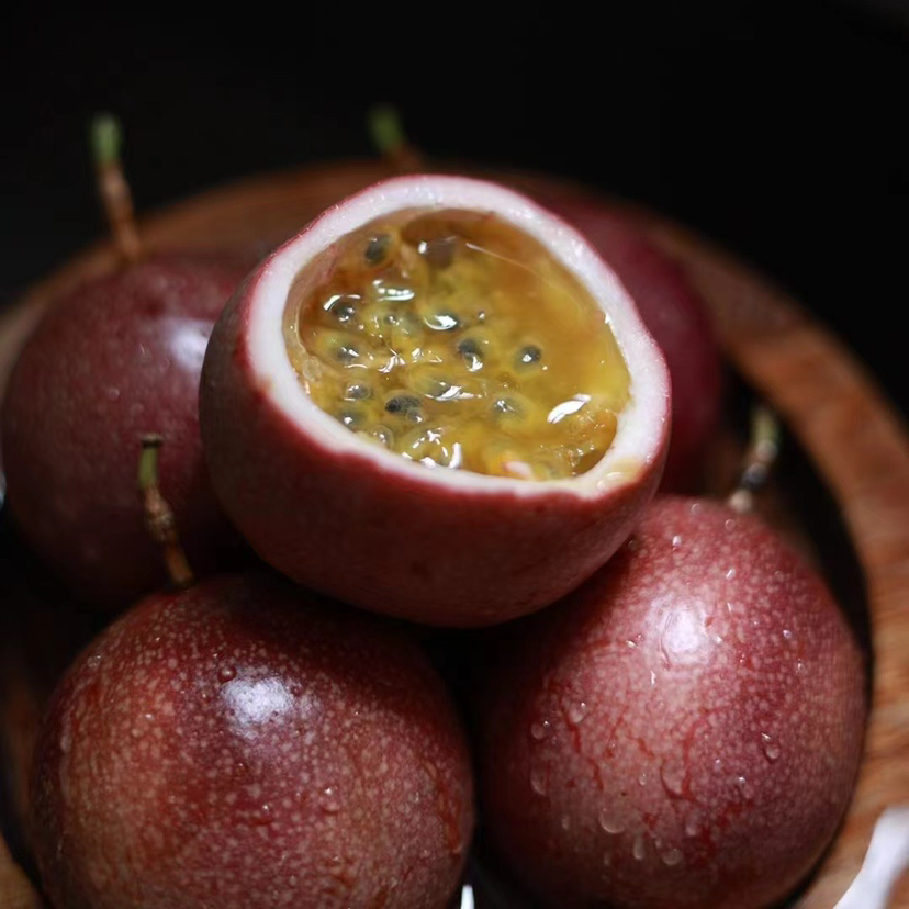 石家庄优选仓库速达，蜜桃百香果，颗粒饱满，果香馥郁，阵阵沁人心脾的香味，净重3斤散装（13-16枚）