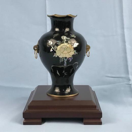 彩贝花卉烤漆黄铜双耳花瓶 商品图0