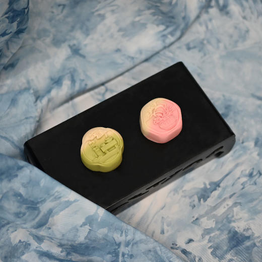 羽诗制造出品 靛蓝万象•青花蜡染兔咖啡杯陶瓷扩香器月饼礼盒套装 商品图1