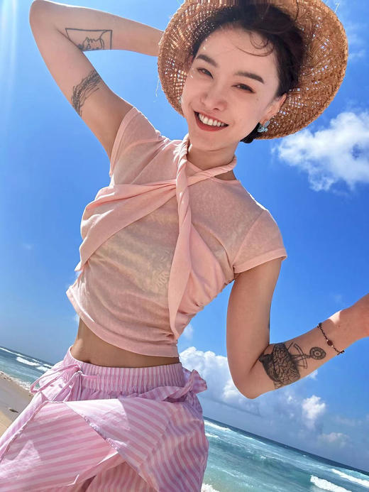 DUO智仙生 粉标白女美学挂脖粉色淡甜味T恤半袖 商品图0