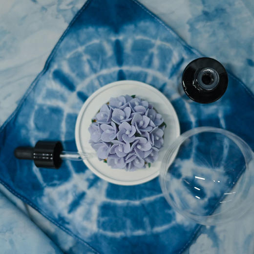 羽诗制造出品 靛蓝万象•青花蜡染兔咖啡杯陶瓷扩香器月饼礼盒套装 商品图3