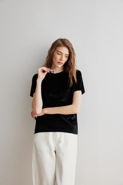 刘一一&COCO ZONE高级感丝绒圆领短袖修身显瘦T恤上衣24C10147 商品图0