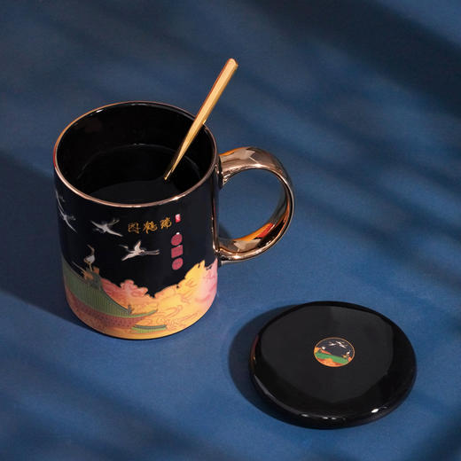 《瑞鹤图》感温变色杯 中国景德镇御器研究院出品 “当代督陶官”阳士琦大师监制 商品图3