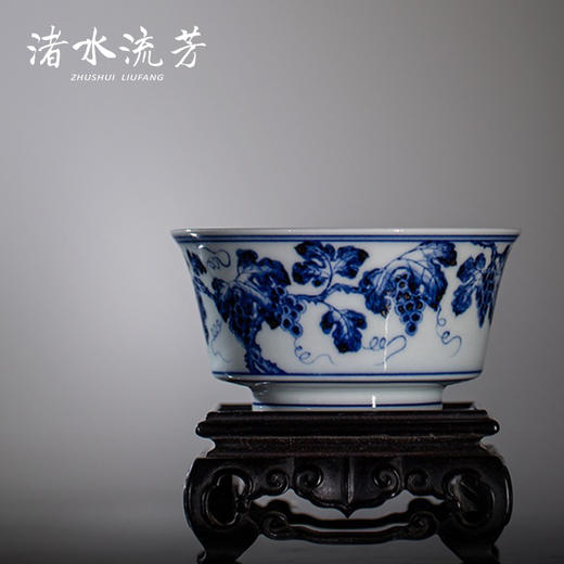 渚水流芳青花玲珑山石花卉碗  年年有鱼图撇口杯 葡萄马蹄杯 蔷薇花卉纹盖碗（缺货） 商品图4