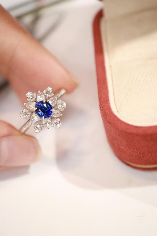 0.57ct 蓝宝石戒指 商品图4