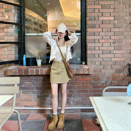 <曾小咸推荐>杏色V领设计感短款镂空开衫 商品图2