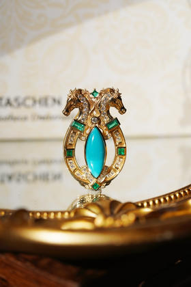 【喆】【show biz】祖母绿睡美人双马吊坠