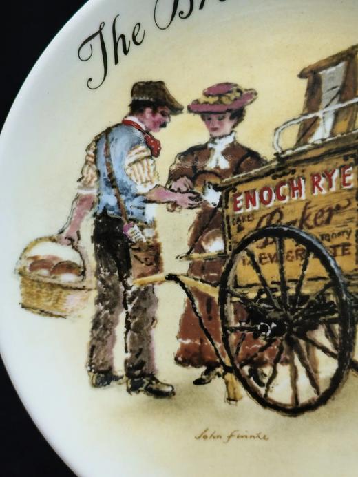 威基伍德骨瓷赏盘，John Finnie创作的维多利亚时期伦敦街头小贩系列，面包 商品图1