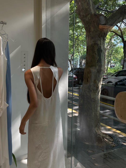 TU｜C02SS23-OP08- 无袖露背醋酸连衣裙【白WT00 / 黑BK00】 商品图1