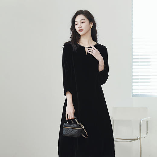 火桐hooton 新中式丝绒连衣裙633449 商品图3