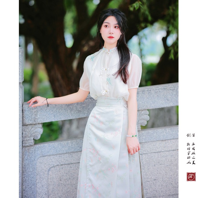 【惊岁流光】马面裙刺绣改良国风新中式梅兰竹菊马面套装