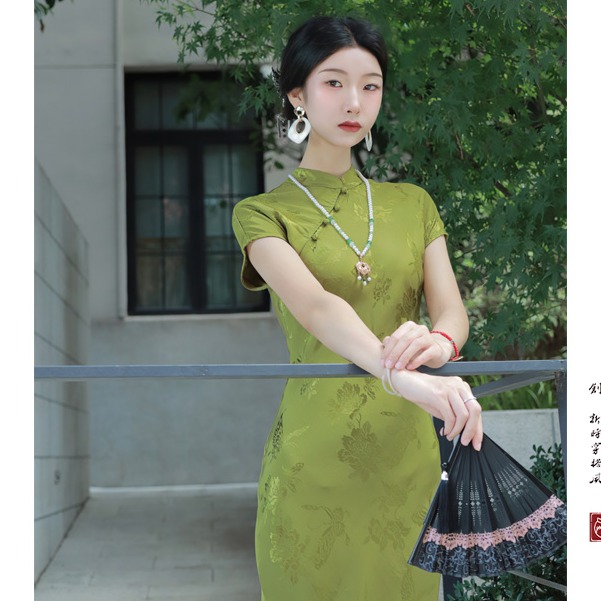 【秋香绿】人丝提花半开襟古法旗袍新中式