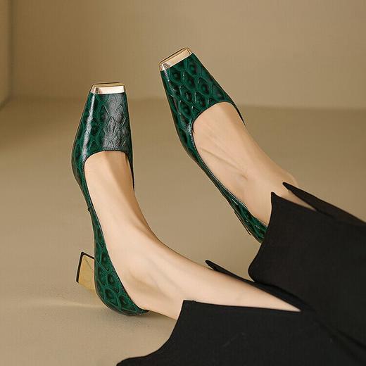 【预售5天】金属头压花双色头层牛皮，粗跟真皮菱格纹单鞋QSNX&A688 商品图0