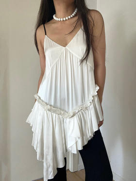 TU｜C02SS23-TP07- 褶皱吊带上衣【白WT00 / 黑BK00】