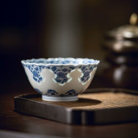 富玉窑  景德镇手工仿古韵味青花玲珑葵口主人品茗杯