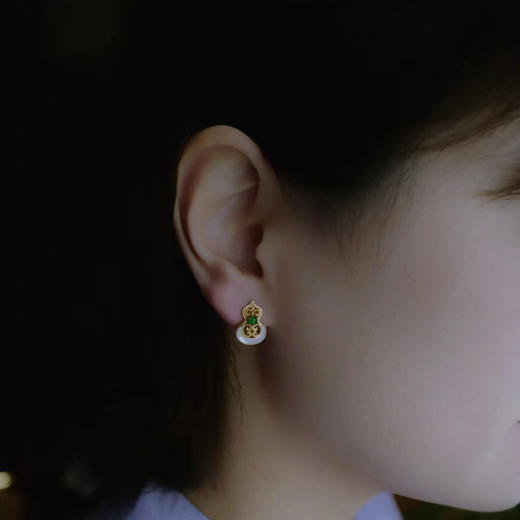 龢盒原创 18k金镶白贝翡翠小葫芦耳钉 商品图3