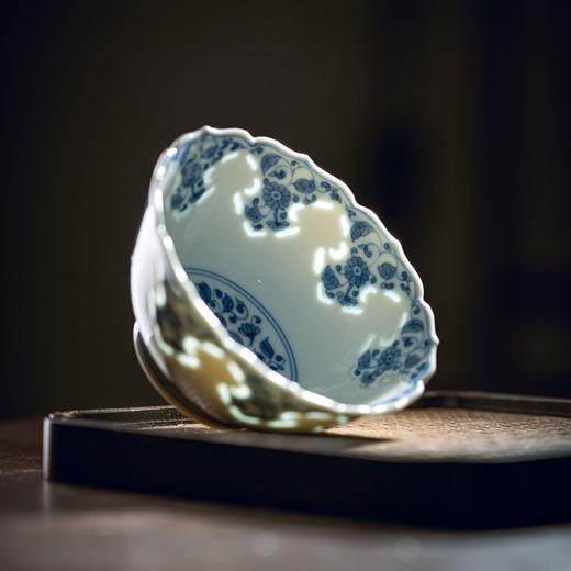 富玉窑  景德镇手工仿古韵味青花玲珑葵口主人品茗杯 商品图4