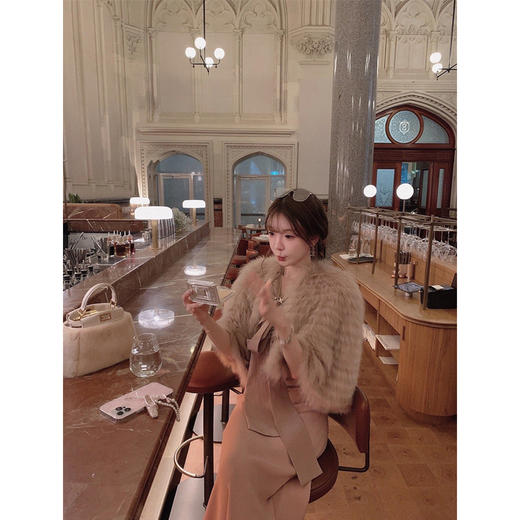 金蘑菇菇 Reine&La rue千金小狐/轻奢狐狸毛皮草外套+针织连衣裙 商品图0