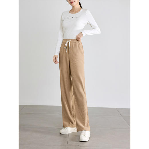 【专属特价】熙世界窄版阔腿裤春秋2025新款高腰垂感运动休闲肌理针织直筒裤 商品图4