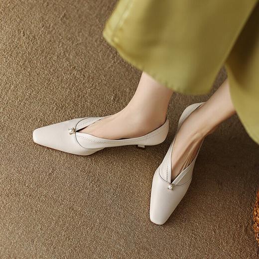 【预售5天】米色杏色珍珠方头法式复古优雅气质高跟鞋女细跟浅口单鞋WC&M9961 商品图4