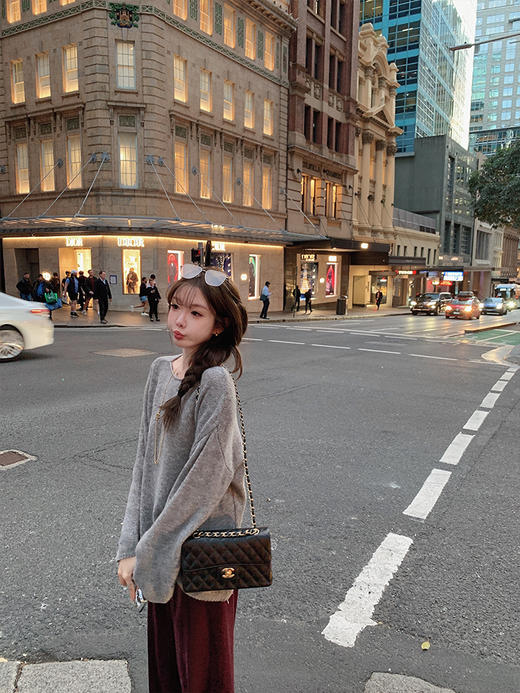 金蘑菇菇 苏黎世少女 优越弧度全羊毛top / 简约宽松圆领长袖毛衣 商品图0