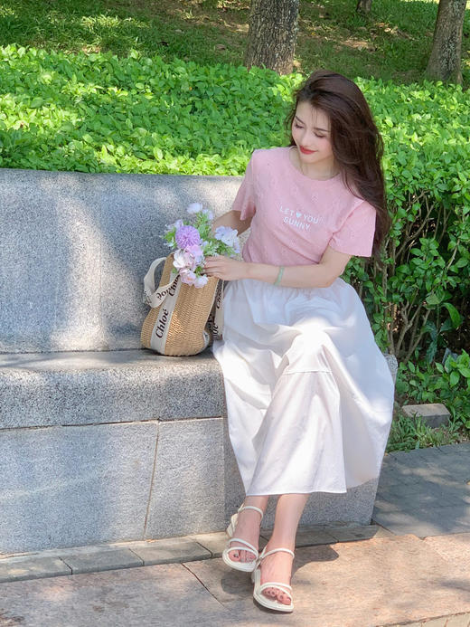 【百图lulu定制】【剪影T恤】【现货】法式 肌理镂空 轻薄短袖 T恤 商品图1