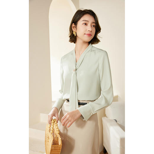 乔万尼秋季新品垂坠性通勤飘带长袖上衣衬衫EM3C311 商品图1