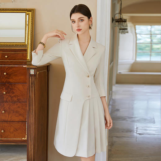 AD米色连衣裙女2024新款夏季轻奢高级感百褶裙主持人演讲职业装 商品图3