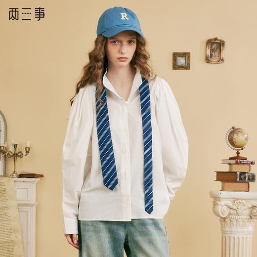 两三事罗马假日2024秋季新款时尚羊腿袖白色衬衫女宽松衬衣 商品图0