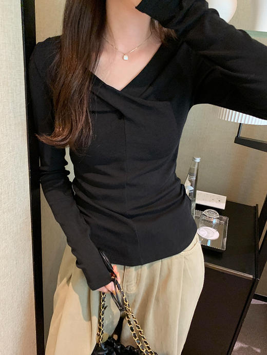 【纯色内搭V领打底衫】秋冬新款 设计感修身显瘦短款长袖上衣ins 商品图3