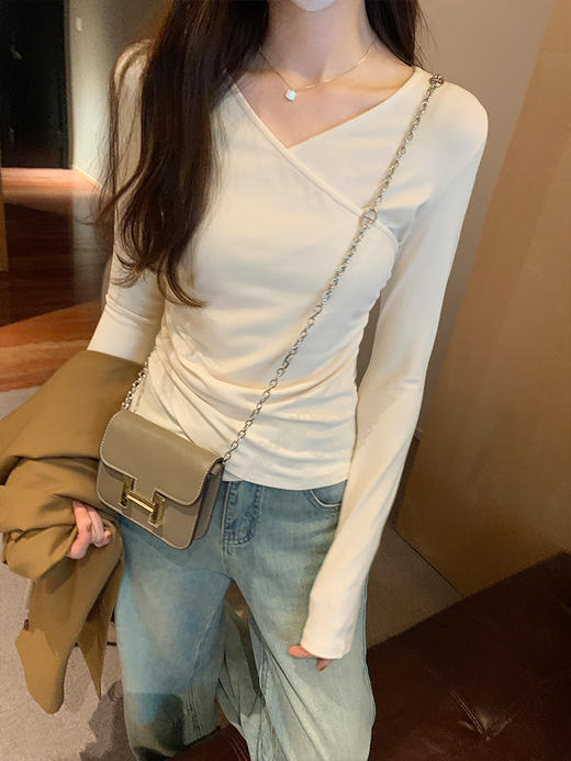 秋季新款【设计感交叠V领褶皱长袖t恤】纯色甜辣修身打底衫上衣 时尚百搭 商品图1