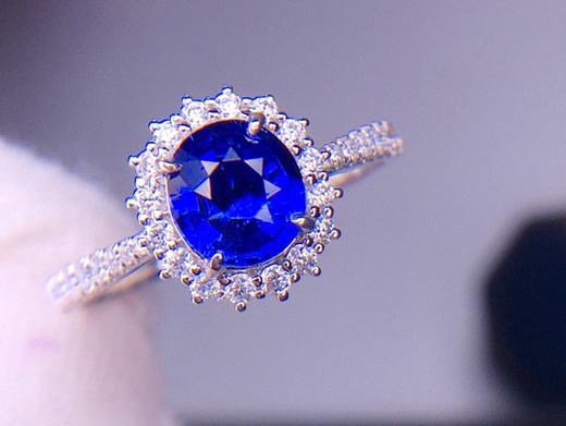 1.05ct 蓝宝石戒指 商品图0