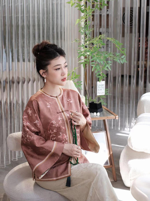 盛唐牡丹 |三经绞罗底香云纱手推绣外套 商品图2