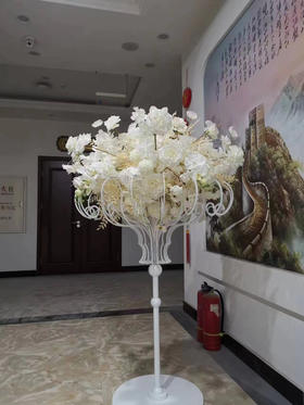 892铁艺花器（运费自理）