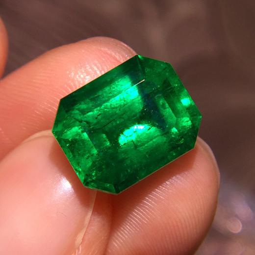 5.61ct 祖母绿裸石 商品图1