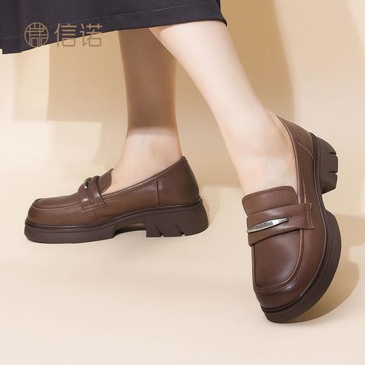 信诺 真皮舒适女鞋 2024新款秋季一脚蹬软底单鞋复古乐福鞋小皮鞋Q1317-3 商品图4