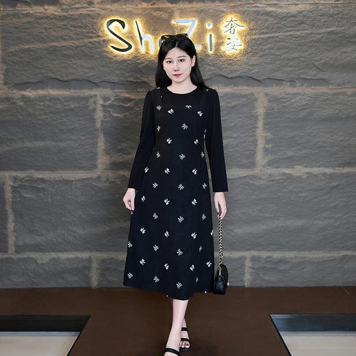 8/15奢姿2024年秋季新款大码女装圆领休闲裙子胖妹妹减龄假两件连衣裙9943890250 商品图1